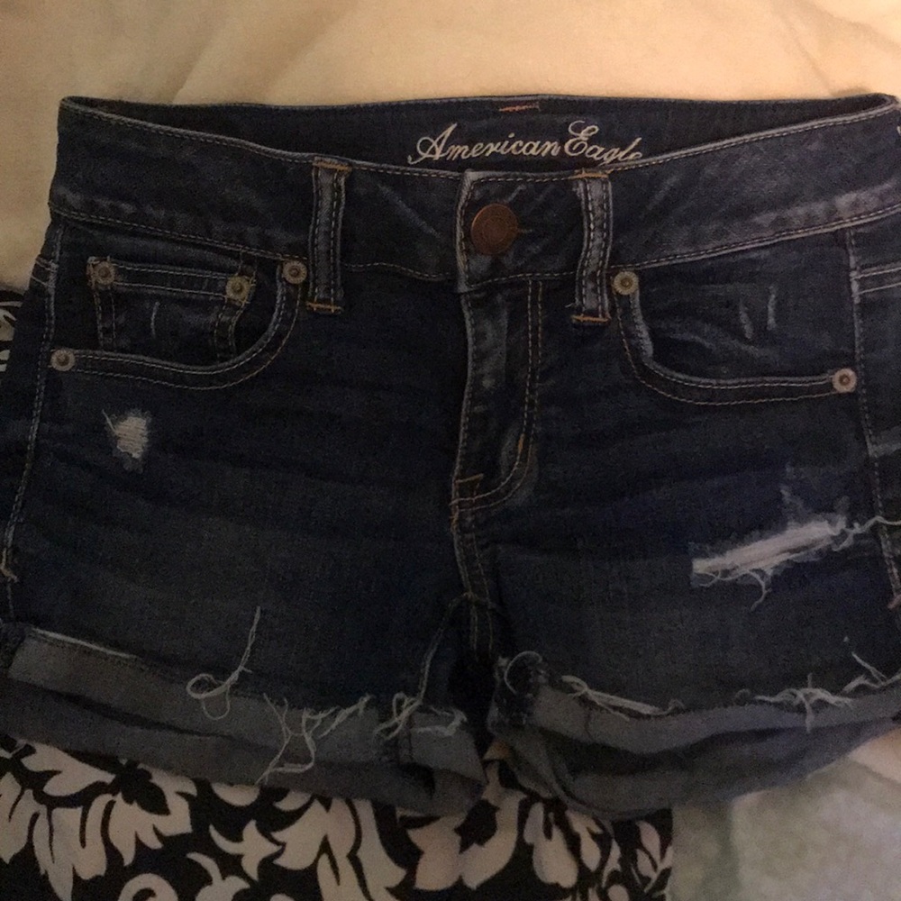 Distressed AE shorts
